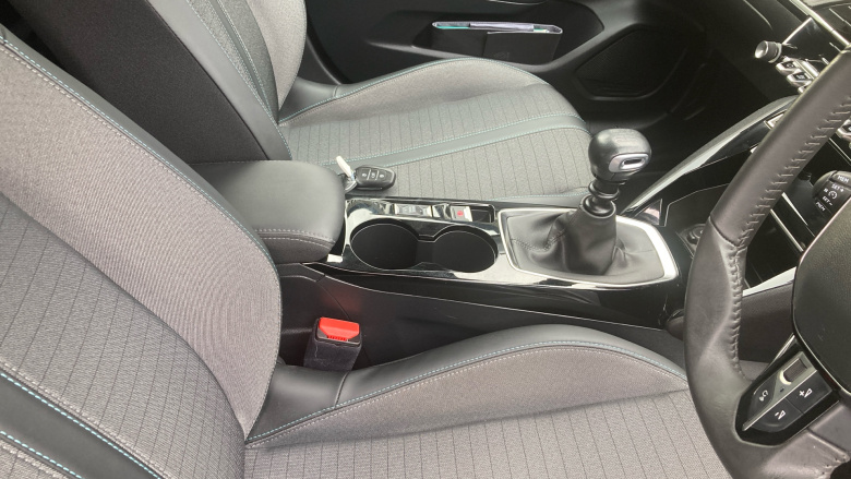 Peugeot 208 1.2 PureTech 100 Allure Premium 5dr Petrol Hatchback